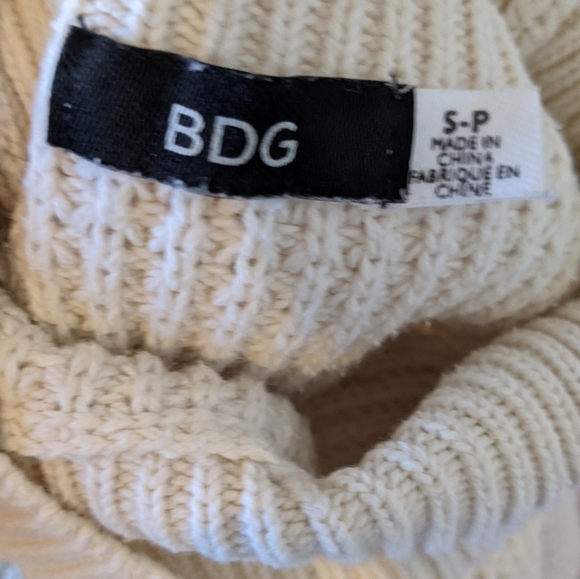 Knit Urban Outfitters sweater - Picture 2 of 2